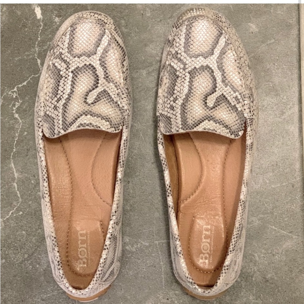 EUC Born Axona Snake Print Driving Mocs